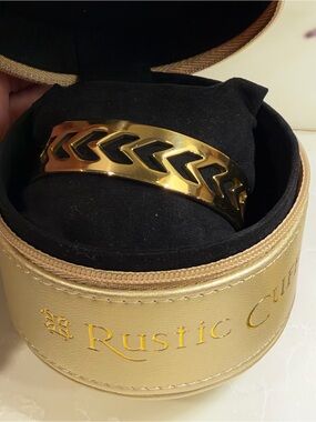 Gorgeous Rustic Cuff Arrow Bracelet Antiqued Gold Tone Cutout Cuff Bangle